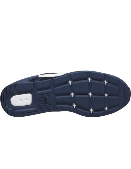 NIKE Venture Runner